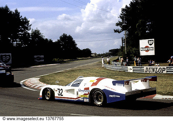 Ray Mallock-Mike Salmon´s Nimrod Aston Martin beim Rennen in Le Mans  Frankreich 1982. '