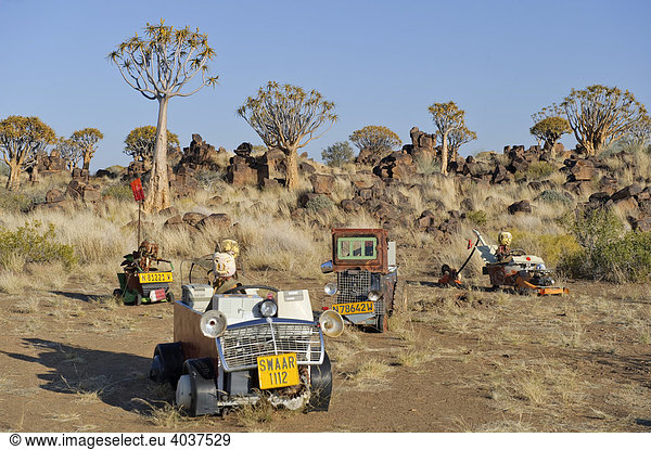 Recycling Kunstwerk am Garas Campingplatz nahe Keetmanshoop  Namibia  Afrika