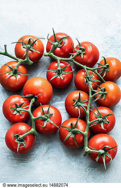 Red vine tomatoes