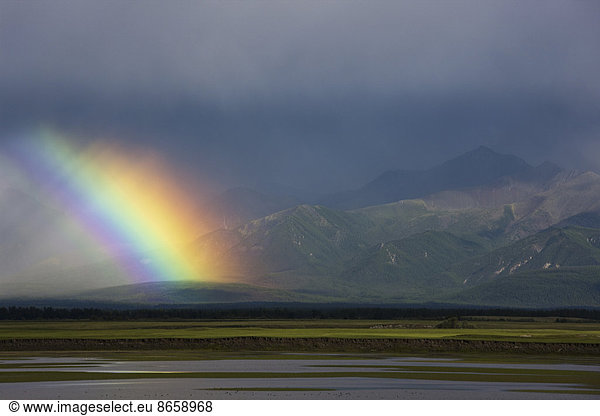Regenbogen über der Steppe  Mongolei