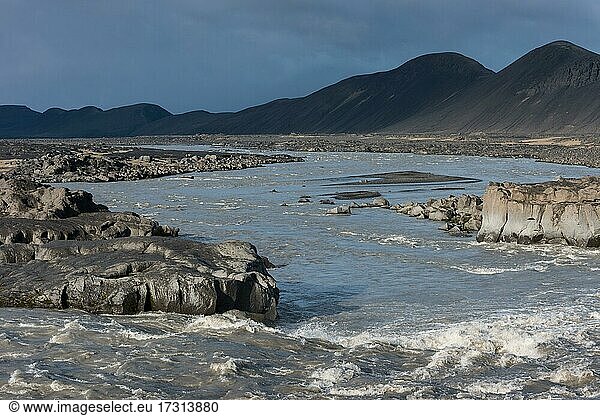 Reißender Gletscherfluss Jökulsá á Fjöllum  isländisches Hochland  Island  Europa