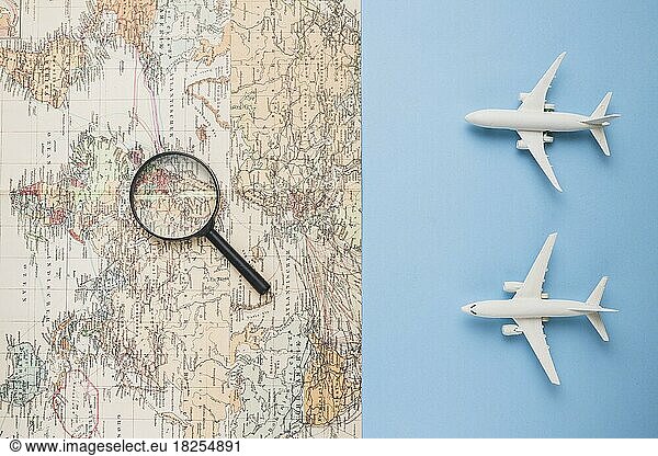 Reisekonzept mit Karte Flugzeug. Auflösung und hohe Qualität schönes Foto