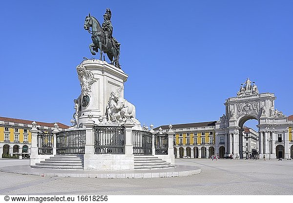 Reiterstandbild von José I.  Platz Praça do Comercio  Baixa  Lissabon  Portugal  Europa