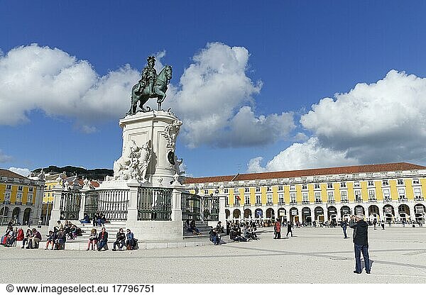 Reiterstatue von Jose I  Praca do Comercio  Lissabon  Portugal  Europa
