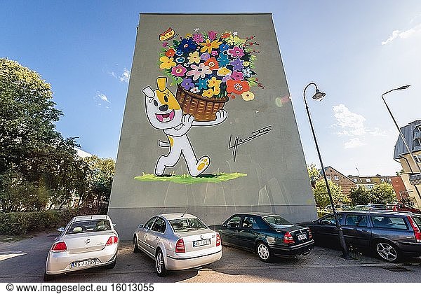 Reksio  eine polnische Zeichentrickfigur  gemalt an der Wand eines Wohnhauses in der Stadt Suwalki in der Woiwodschaft Podlachien im Nordosten Polens.