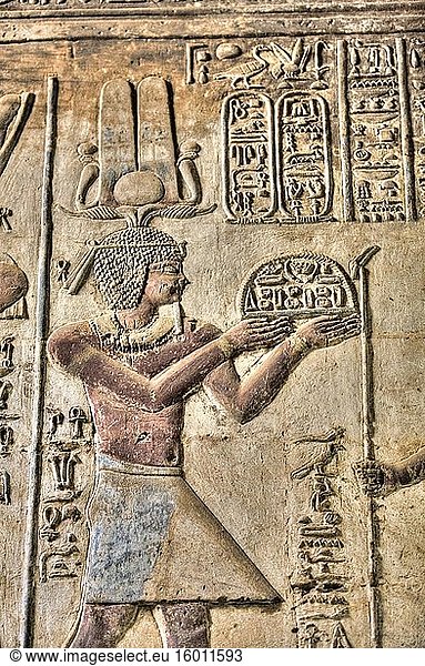 Relief des Pharaos  Tempel von Osiris und Opet  Tempelkomplex von Karnak  UNESCO-Weltkulturerbe  Luxor  Ägypten