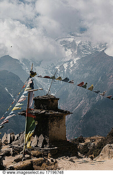 Religiöse Struktur in den Bergen  Himalaya  Nepal