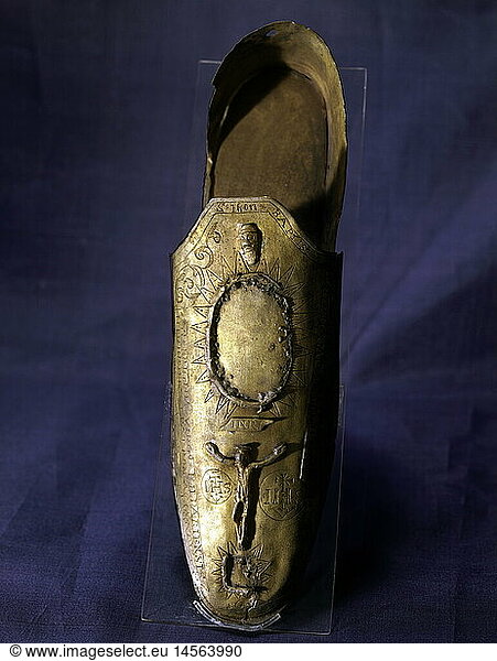 religion  christianity  liturgical objects  reliquary for shoe of Saint Brigid of Ireland  copy  17th century  bronze  National Museum of Ireland  Dublin  historic  historical  Europe  fine arts  religious art  craft  handcraft  reliquaries  relic  relics