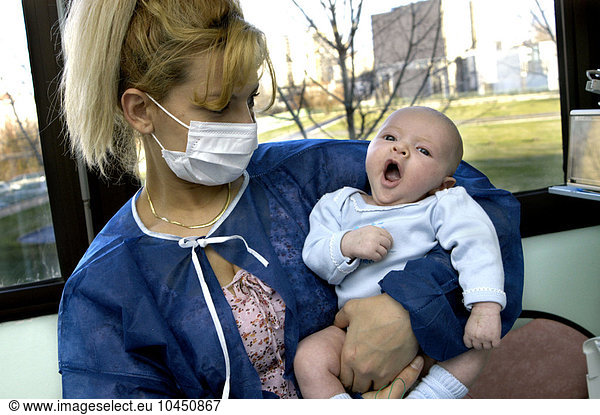 reportage-in-the-neonatal-unit-of-robert-debre-hospital-in-paris-reportage-in-the-neonatal-unit