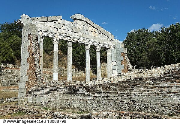 Restauriertes Monument der Agonotheten  Bestandteil des Buleuterion  Tempel  Ruinenstätte Apollonia  Fier  Albanien  Europa