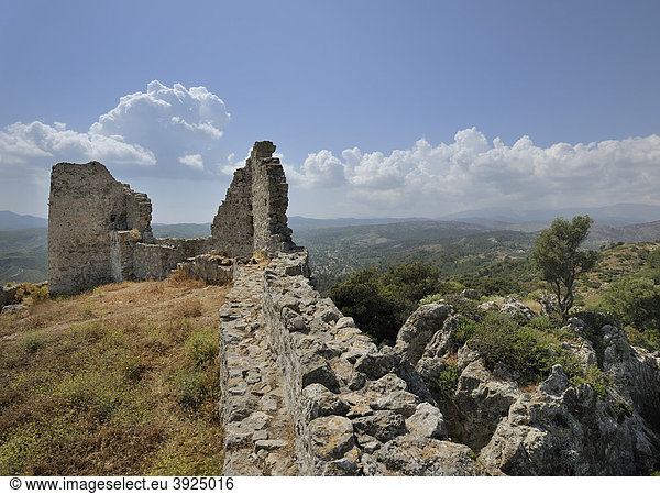 Reste der Johanniterburg  Asklipio  Rhodos  Griechenland  Europa