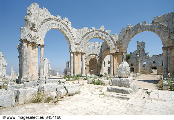 Reste der Säule des Heiligen Simeon Stylites  Kloster Qal?at Sim?an des Heiligen Simeon Stylites  bei Aleppo  Syrien