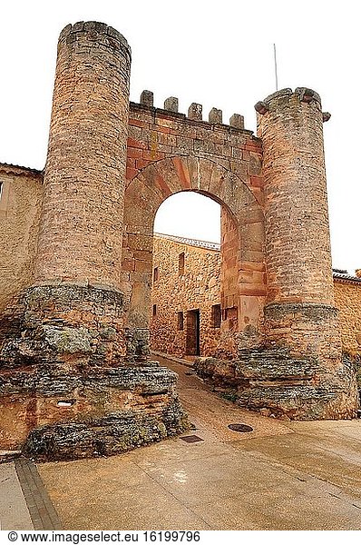 Retortillo de Soria  Westwandtür (14. Jahrhundert). Provinz Soria  Kastilien und Leon  Spanien.