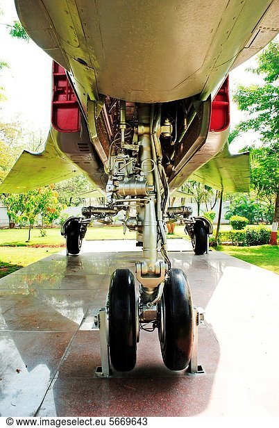 Retractable landing gear  combat aircraft  nose gear Poona  Maharashtra  India
