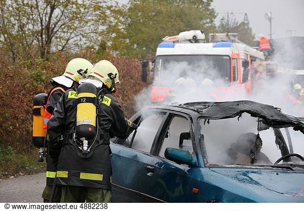 Rettung  Auto  Training  Unfall  Feuer