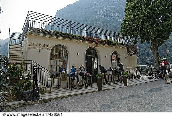 Ristorante Ponale Alto Belvedere an alten Küstenstraße und Wanderweg Via Ponale  Riva del Garda  Gardasee Nord  Trento  Trentino-Alto Adige  Italien  Europa