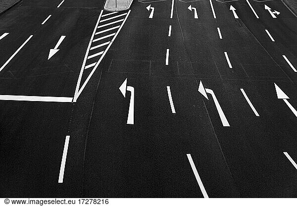 Road markings on multiple lane highway