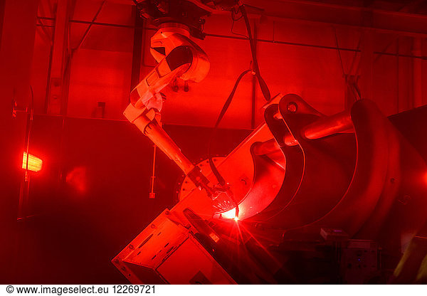 Robot welding in engineering factory