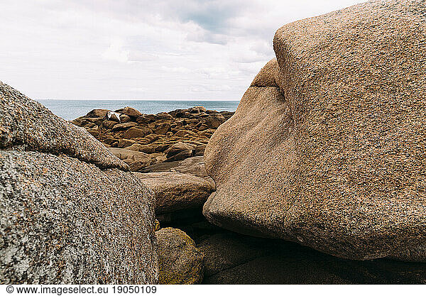 Rock formations in Pink Granite Coast