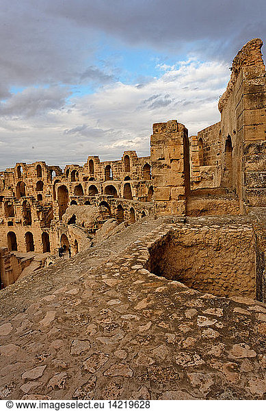 Roman amphitheatre  El Djem  Tunisia  North Africa