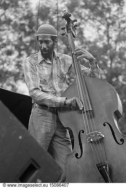 Ron Carter  Capital Jazz Festival  Knebworth  Herts  Juli 1982. Schöpfer: Brian O'Connor.