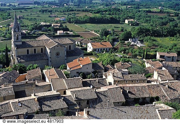 Rooftops of the buildings in Bonnieux Village and the surrounding landscape  Luberon  Provence  France