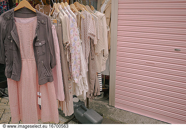 Rosa Kleidung Pastell Passende Ladenfront