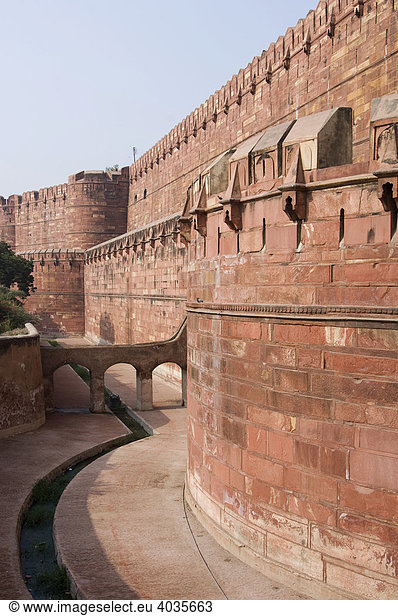 Rote Mauern  Agra Fort  Welterbe der UNESCO  Uttar Pradesh  Indien  Südasien