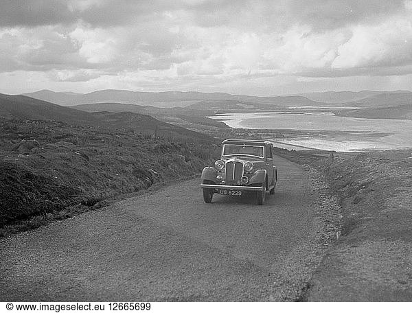 Rover-Limousine von J. Gibbon Jr. bei der RSAC Scottish Rally  1934. Künstler: Bill Brunell.