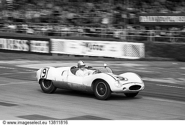 Roy Salvadori in einem Cooper Monaco T49 Climax  er gewann das International Trophy Rennen  Silverstone  England 14. Mai 1960.