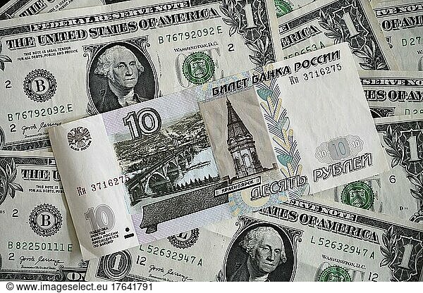 Rubel  US-Dollar  Banknoten  Geldscheine  Studioaufnahme