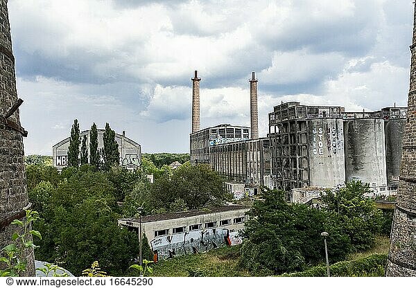 Ruderdsdorf  Deutschland. Vor den Toren Berlins wurde eine Stein- und Rohstoffverarbeitungsfabrik aus dem 19. Jahrhundert in ein Museum umgewandelt  das 150 Jahre alte Industrietechnik zeigt.