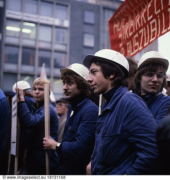 Ruhr area. Youth demonstrates for better education. 80s
