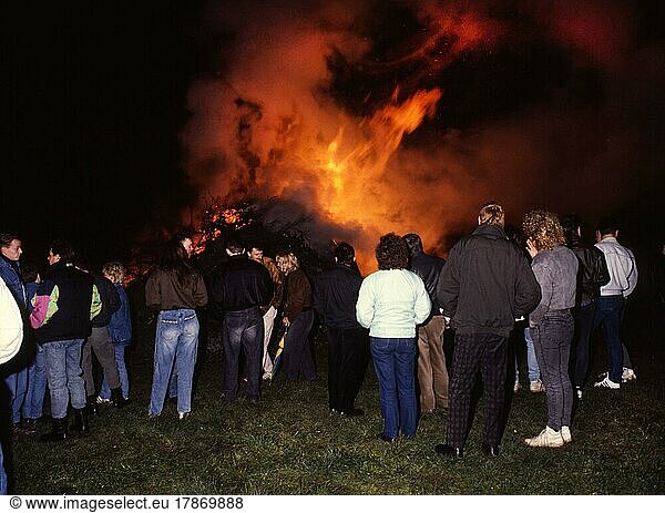 Ruhrgebiet. Osterfeuer zu Ostern ca. 1989 90