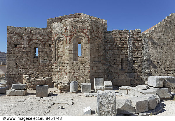 Ruine der Johannes-Kirche  Akropolis von Lindos  Insel Rhodos  Dodekanes  Griechenland