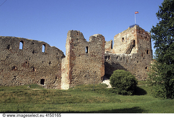 Ruine der Ordensburg  Bauska  Lettland   Baltikum