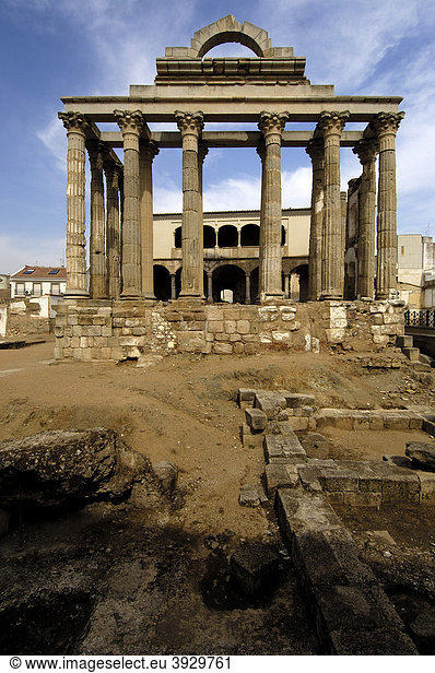 Ruine  Tempel der Diana  in der alten römischen Stadt Emerita Augusta  Merida  Provinz Badajoz  Ruta de la Plata  Spanien  Europa