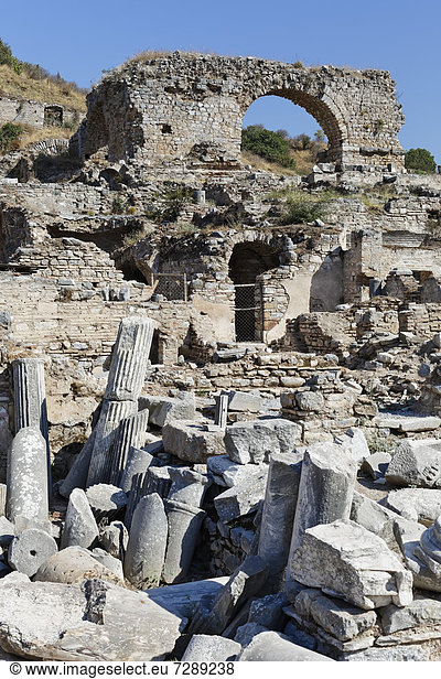 Ruine und Ausgrabungen der antiken Stadt UNESCO Weltkulturerbe  Ephesos  Ephesus  Efes  Izmir  türkische Ägäis  Westtürkei  Türkei  Asien