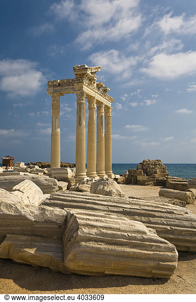 Ruine vom Apollon Tempel in Side  Türkische Riviera  Türkei  Asien