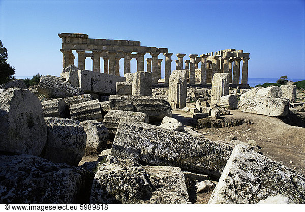 Ruinen der griechischen Tempel  Selinunte  Sizilien  Italien  Europa