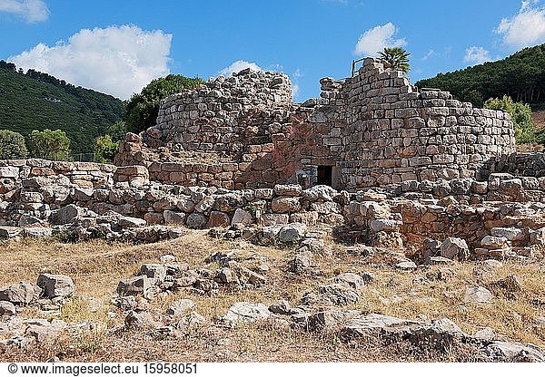 Ruinen der Nuraghe Palmavera bei Alghero  Sardinien  Italien  Europa