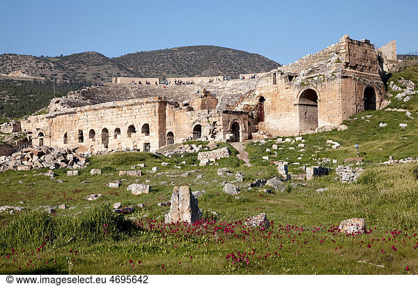 Ruinen des antiken Theaters in Hierapolis  Weltkulturerbe  Türkei