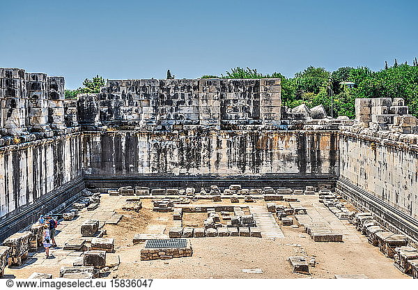 Ruinen des Innenraums des Apollo-Tempels von Didyma  Türkei