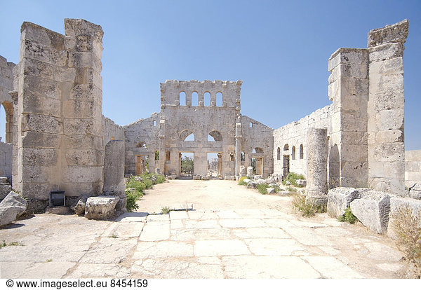 Ruinen des Klosters Qal?at Sim?an des Heiligen Simeon Stylites  bei Aleppo  Syrien