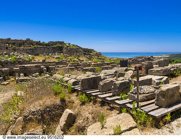 Ruinen des Tempels der Hera  Tempel C und G der Zeusgattin Hera oder Juno  Selinunt  Marinella  Sizilien  Italien  Europa