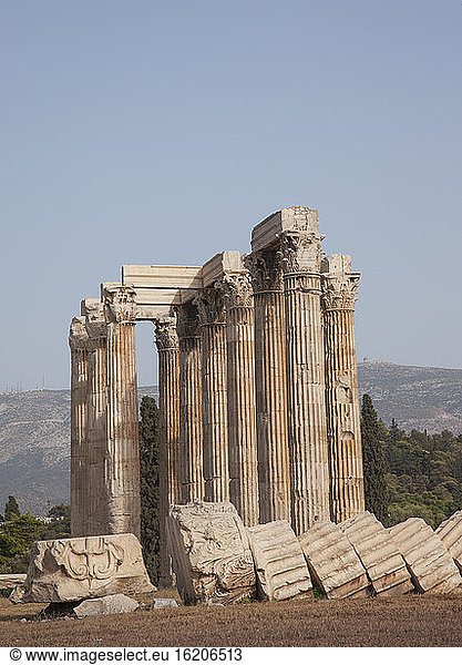 Ruinen des Tempels des olympischen Zeus  Athen  Griechenland