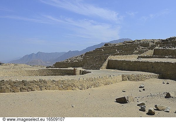 Ruinen von Caral  älteste Stadt Amerikas  Unesco Weltkulturerbe  Tal des Rio Supe  Peru  Südamerika