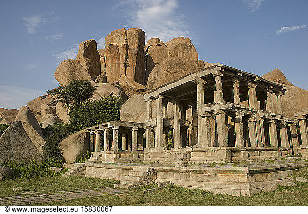 Ruinen von Hampi  der alten Hauptstadt des Vijayanagar-Reiches