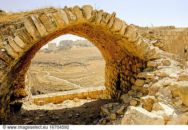 Ruinierte Gewölbedecke in der Burg von Kerak  Jordanien