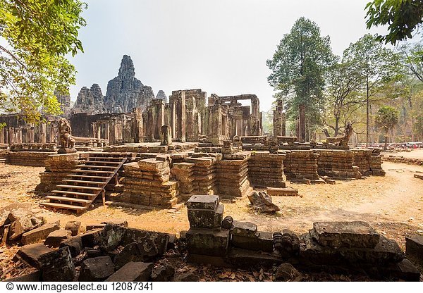 Ruins of the ancient Banteay Kdai monastery  Angkor (Wat)  Cambodia.